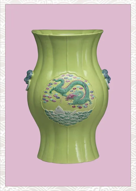 Green-glazed vase with Dragon Pattern, Qing Dynasty, Guangxu period